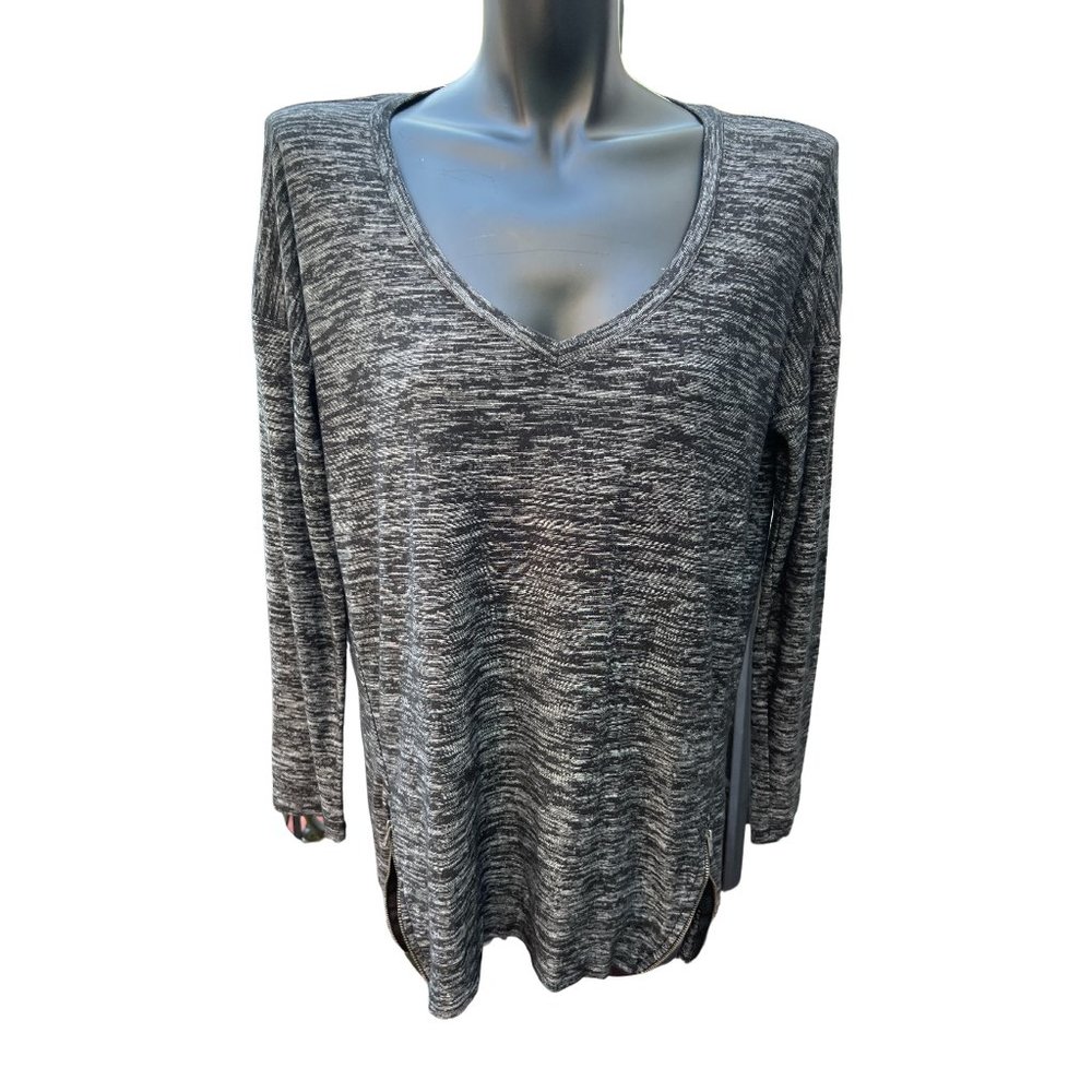 Splendid Sweater Gray/Black Medium Long Sleeve V-Neck Side Zip Polyester Blend